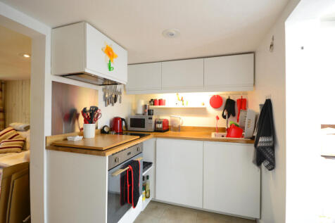 Kitchen.JPG