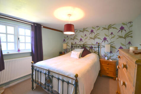 Bedroom 1.JPG