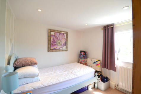 Bedroom 2.JPG