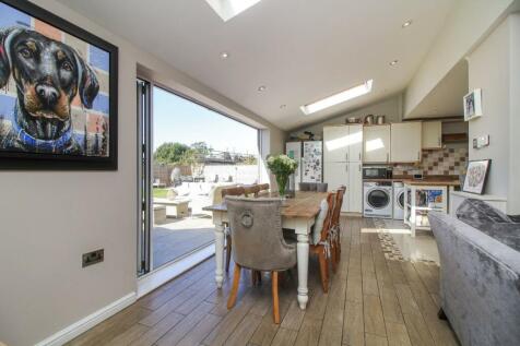 Family / Kitchen / Dining Room