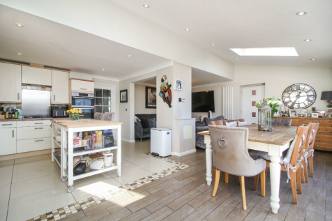 Family / Kitchen / Dining Room