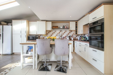 Family / Kitchen / Dining Room