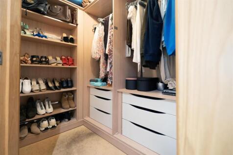 Walk-in Wardrobe