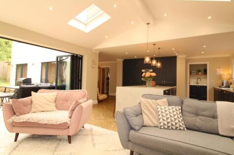 Kitchen Lounge