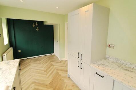 Kitchen Dining Area