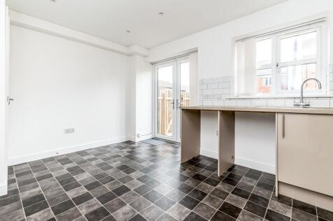 Kitchen / Dining Roo