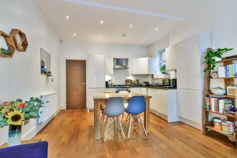 Lounge/Kitchen