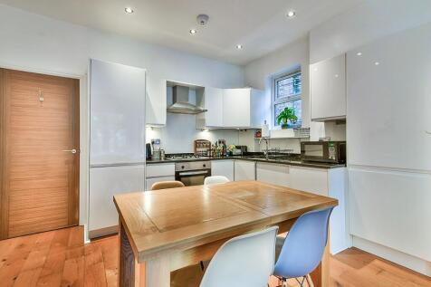 Lounge/Kitchen