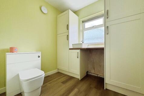Utility Room/Wc