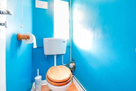 Cloakroom/WC