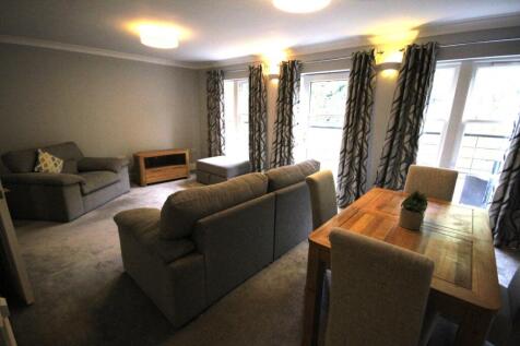 Lounge/Dine