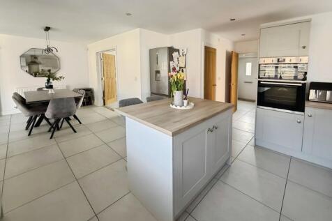 Kitchen/Dining