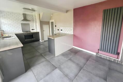 Kitchen/Dining Area