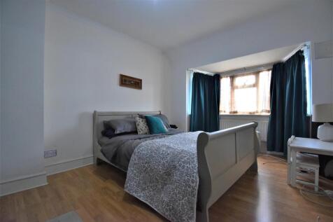 BEDROOM 1 .jpg