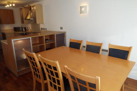 Kitchen / Dining Area