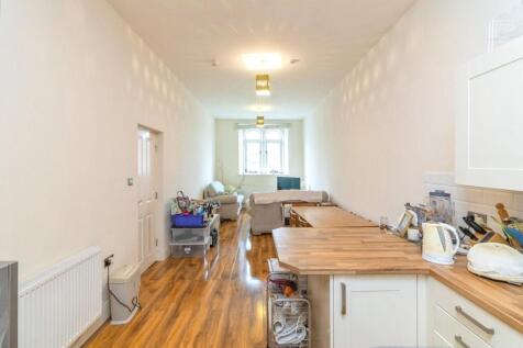 Lounge/Kitchen