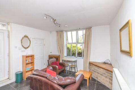 Lounge/Kitchen