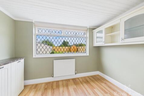 Kitchen Dining Area