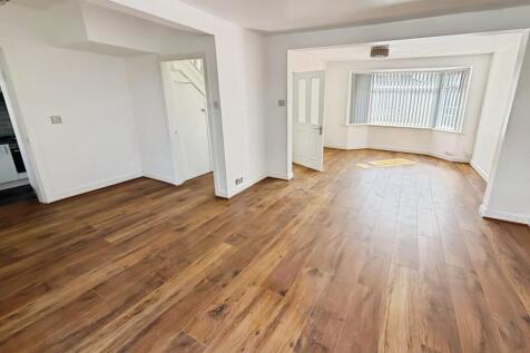 Lounge/Dining Area