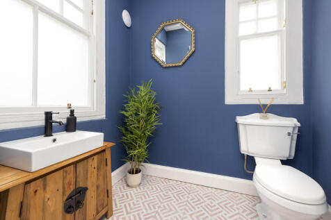 Cloakroom/WC