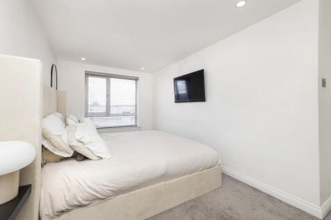 Double Bedroom 1