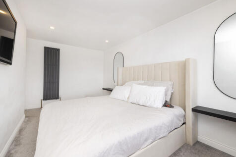 Double Bedroom 1
