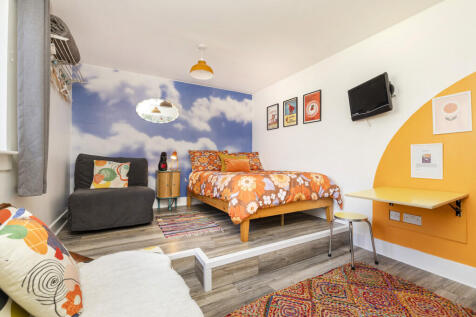 Studio in Annex