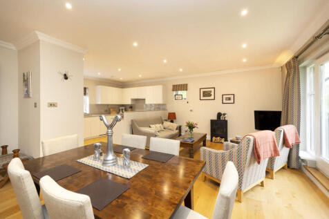 Sitting Room/Dining Room