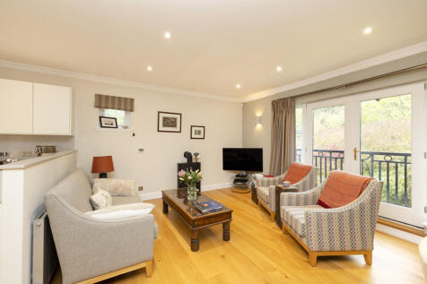 Sitting Room/Dining Room