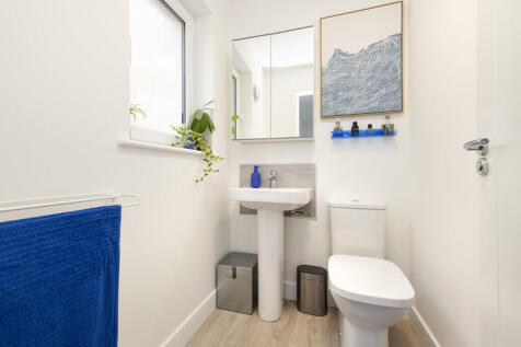 En Suite Shower Room - 2 Florence McNeill Lane