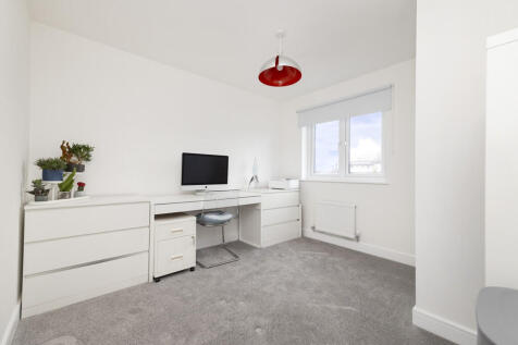 Double Bedroom 3 - 2 Florence McNeill Lane