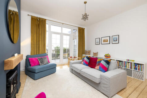 Sitting Room 2 - Master Bedroom - 28 Cadogan Road