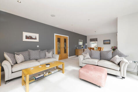Sitting/Dining Room