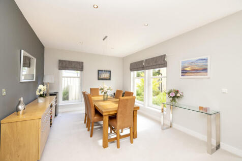 Sitting/Dining Room
