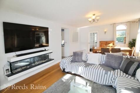 Lounge / Dining Room