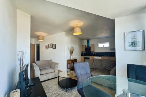 Living/Dining Area