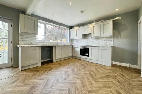Kitchen/Dining Area