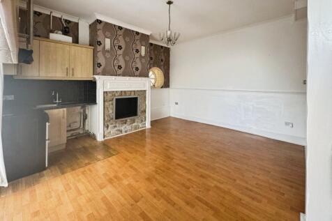 Living/Kitchen Area