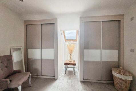 Dressng Area