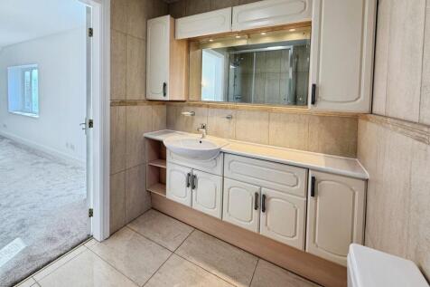 En-Suite 1