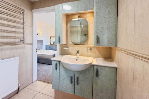 En-Suite 4