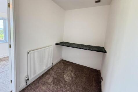 Bedroom 5 Store