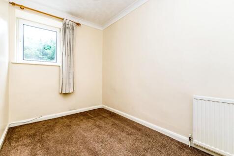 Bedroom 2 (rear)