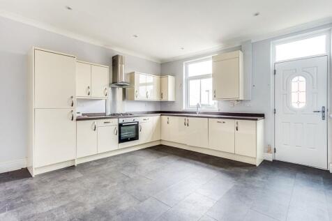 Kitchen/ Dining Room