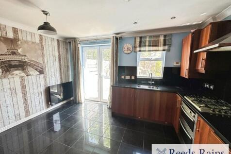Kitchen/Dining Area
