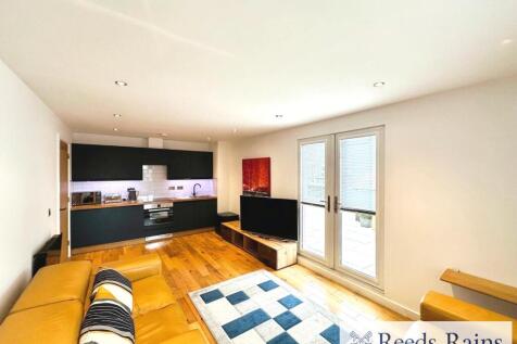 Living/Kitchen Area