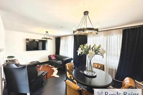 Living/Dining Area