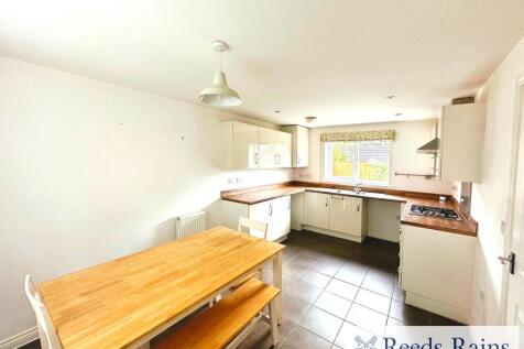 Kitchen &amp; Dining