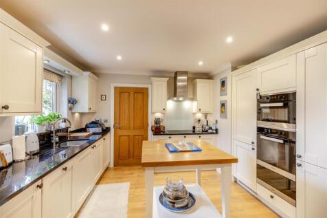 8617429-interior17.jpg