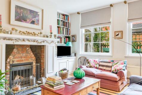 Hollowdene Lodge-19.jpg